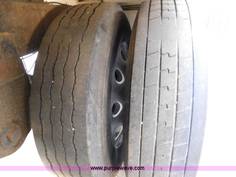 image for item J6839 2009 Timpte Super Hopper grain trailer