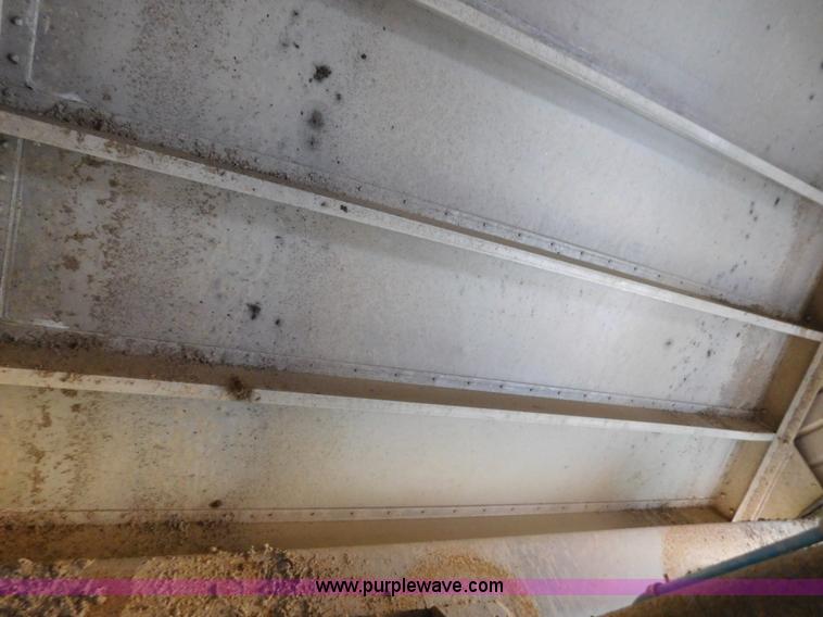 image for item J6839 2009 Timpte Super Hopper grain trailer