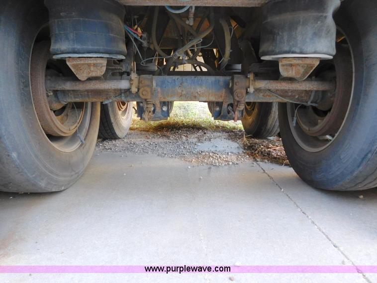 image for item J6839 2009 Timpte Super Hopper grain trailer