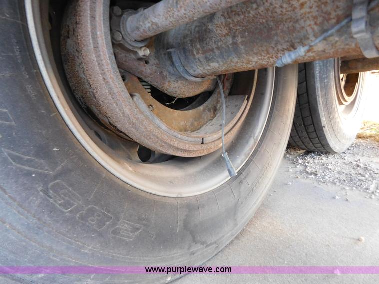 image for item J6839 2009 Timpte Super Hopper grain trailer