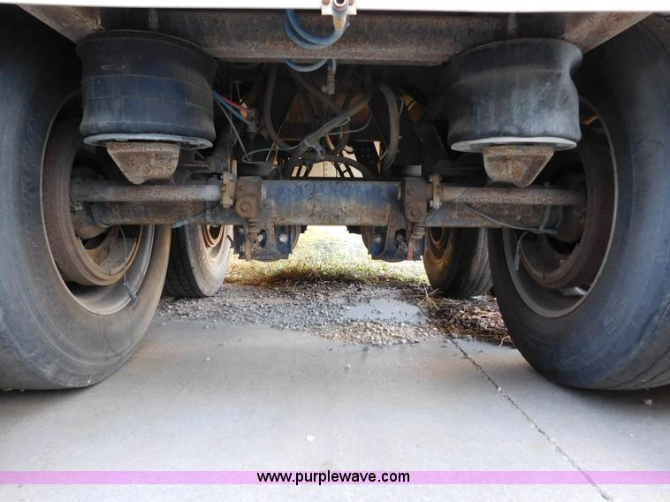 image for item J6839 2009 Timpte Super Hopper grain trailer