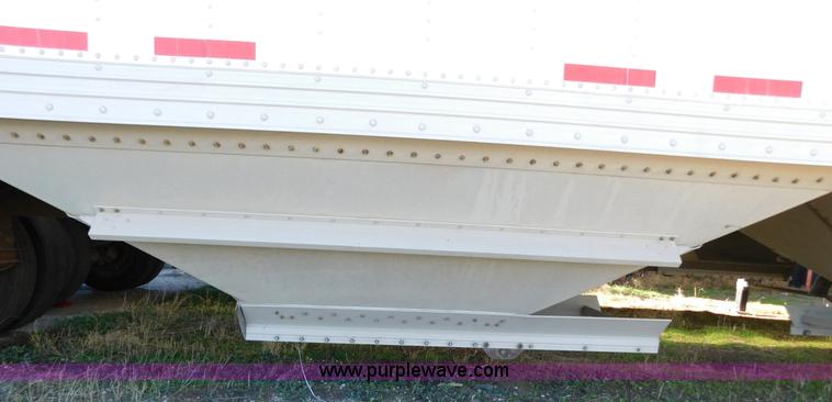 image for item J6839 2009 Timpte Super Hopper grain trailer