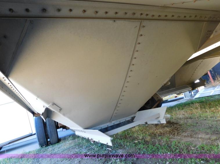 image for item J6839 2009 Timpte Super Hopper grain trailer