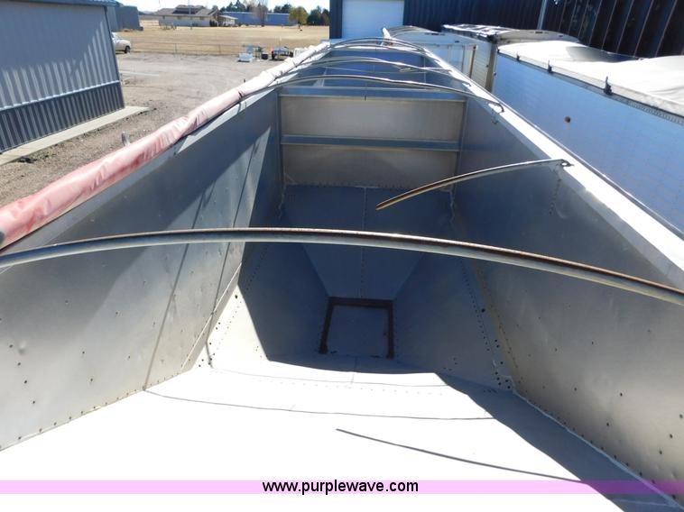 image for item J6840 2009 Timpte Super Hopper double hopper grain trailer