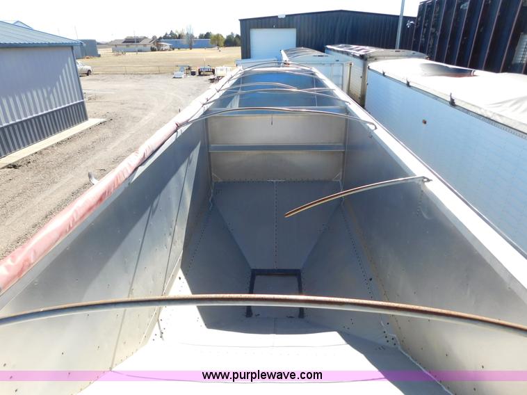 image for item J6840 2009 Timpte Super Hopper double hopper grain trailer