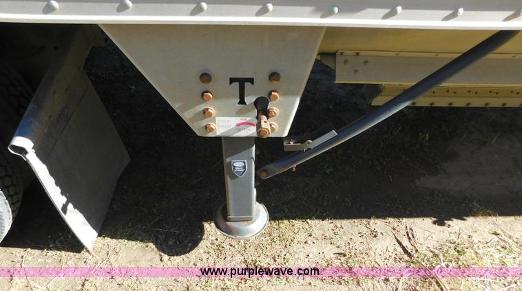 image for item J6840 2009 Timpte Super Hopper double hopper grain trailer