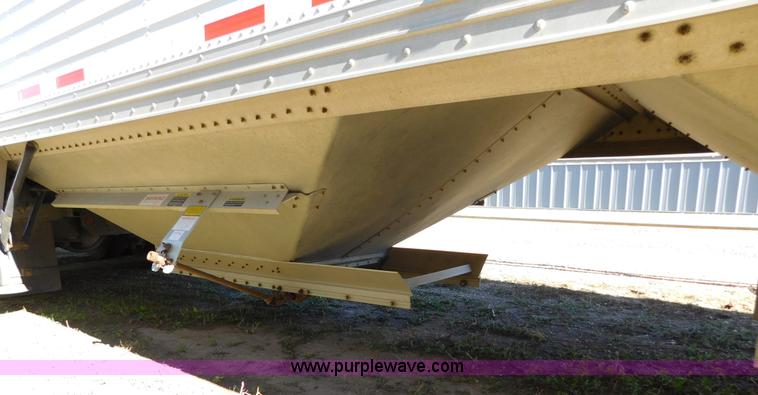 image for item J6840 2009 Timpte Super Hopper double hopper grain trailer