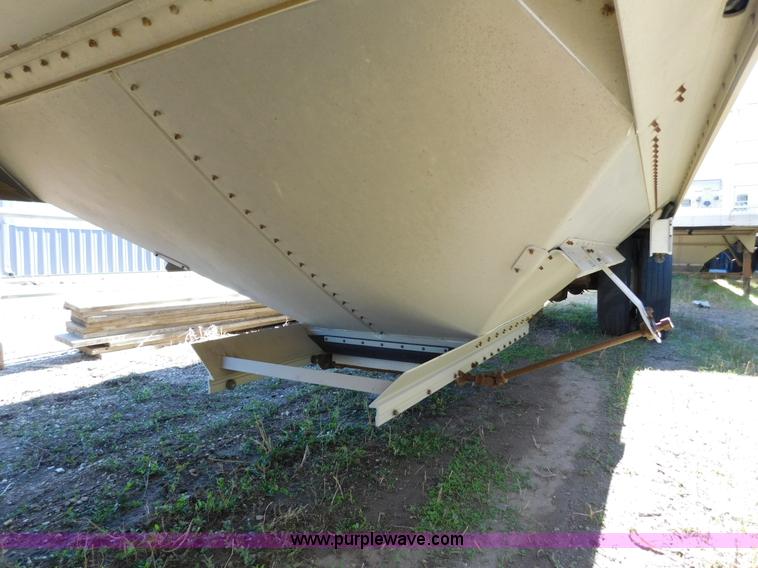 image for item J6840 2009 Timpte Super Hopper double hopper grain trailer