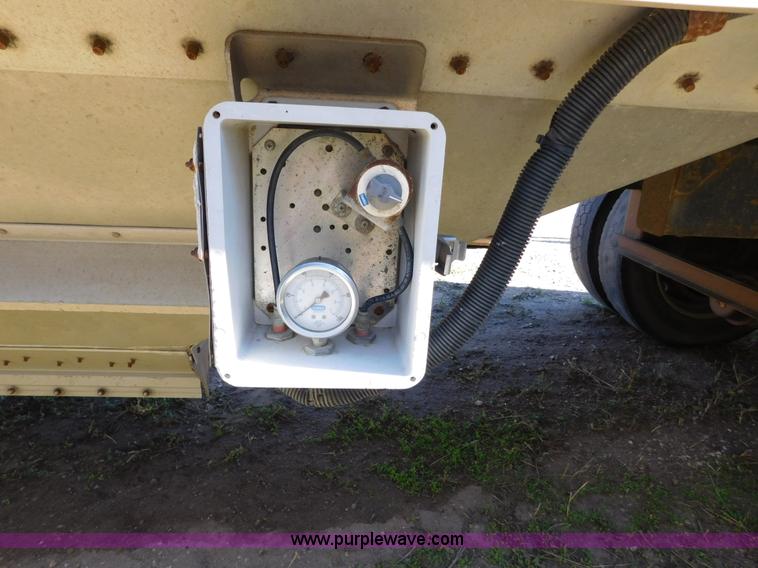 image for item J6840 2009 Timpte Super Hopper double hopper grain trailer