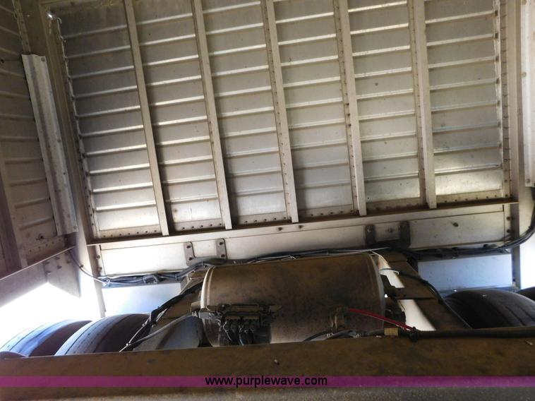 image for item J6840 2009 Timpte Super Hopper double hopper grain trailer