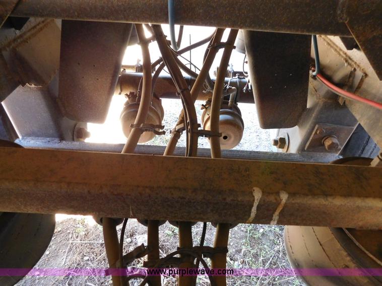 image for item J6840 2009 Timpte Super Hopper double hopper grain trailer