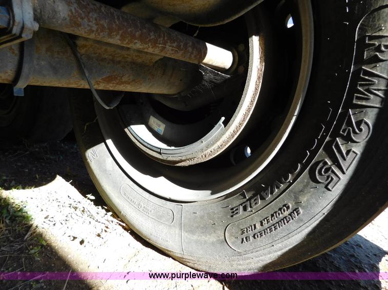 image for item J6840 2009 Timpte Super Hopper double hopper grain trailer