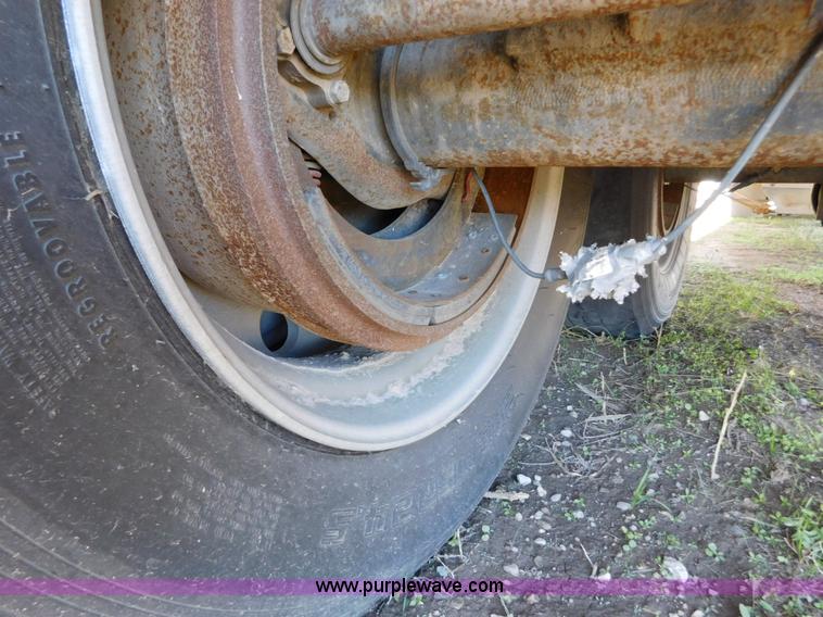 image for item J6840 2009 Timpte Super Hopper double hopper grain trailer