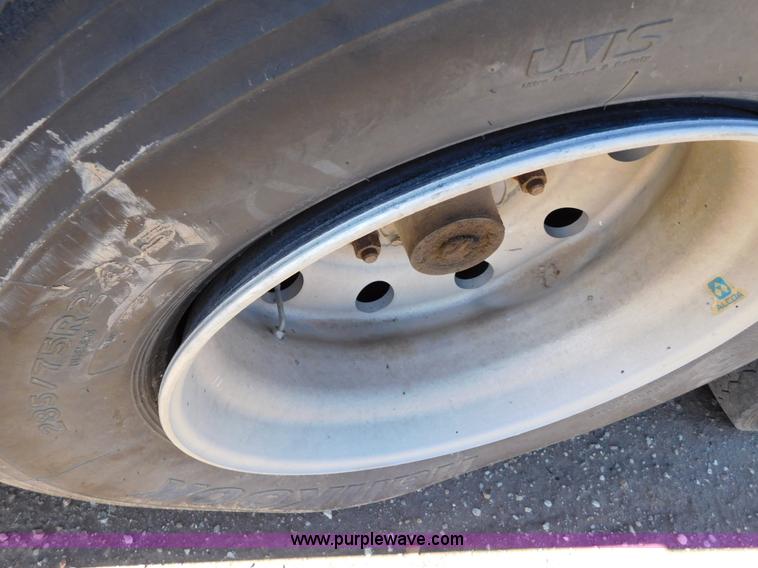 image for item J6840 2009 Timpte Super Hopper double hopper grain trailer