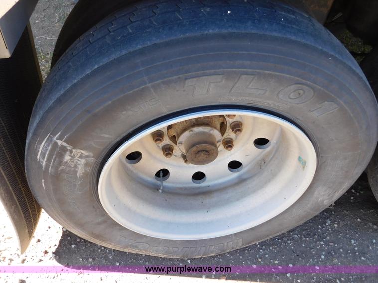 image for item J6840 2009 Timpte Super Hopper double hopper grain trailer