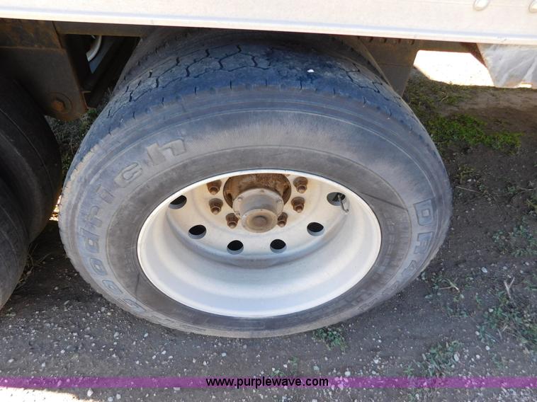 image for item J6840 2009 Timpte Super Hopper double hopper grain trailer