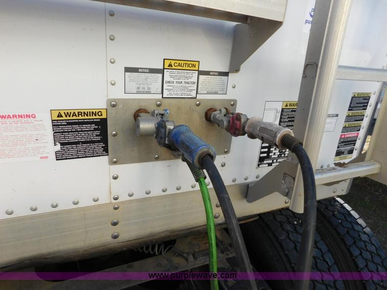 image for item J6840 2009 Timpte Super Hopper double hopper grain trailer