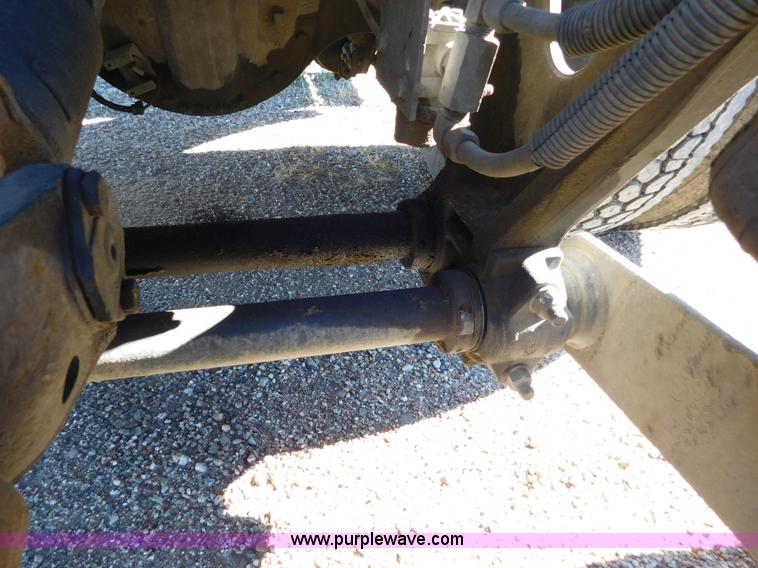 image for item J6841 1997 Kenworth T800 semi truck