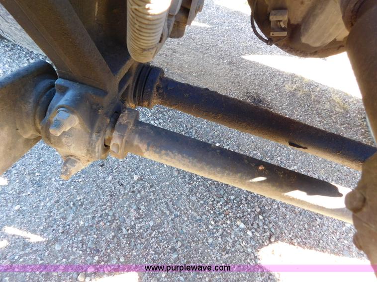 image for item J6841 1997 Kenworth T800 semi truck