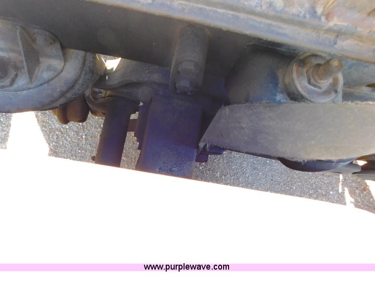 image for item J6841 1997 Kenworth T800 semi truck