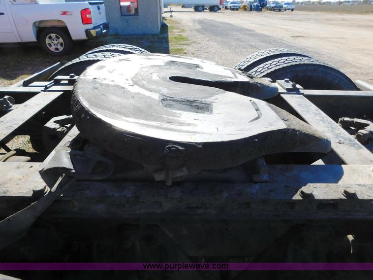 image for item J6841 1997 Kenworth T800 semi truck