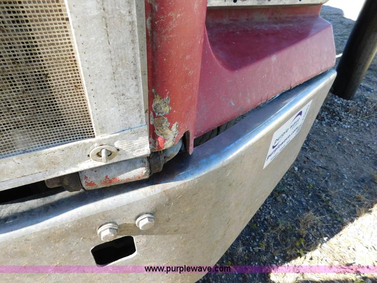 image for item J6841 1997 Kenworth T800 semi truck