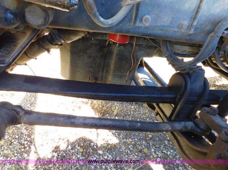 image for item J6841 1997 Kenworth T800 semi truck