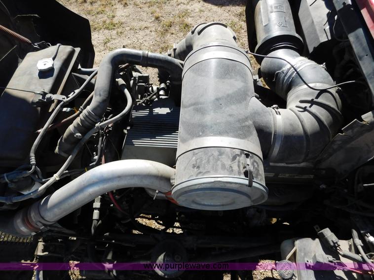 image for item J6841 1997 Kenworth T800 semi truck