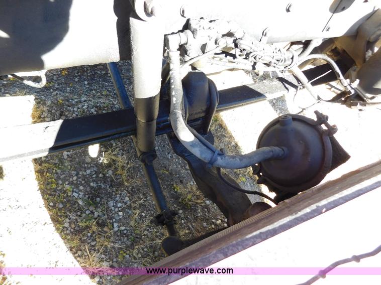 image for item J6841 1997 Kenworth T800 semi truck