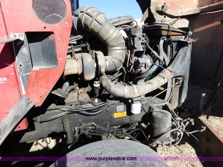 image for item J6841 1997 Kenworth T800 semi truck