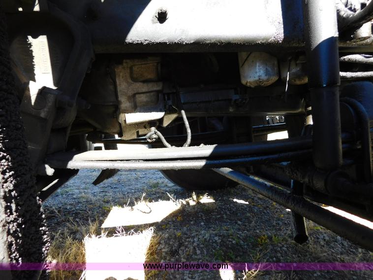 image for item J6841 1997 Kenworth T800 semi truck