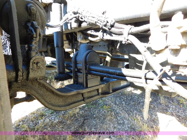 image for item J6841 1997 Kenworth T800 semi truck