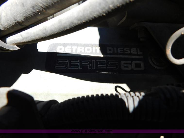 image for item J6841 1997 Kenworth T800 semi truck