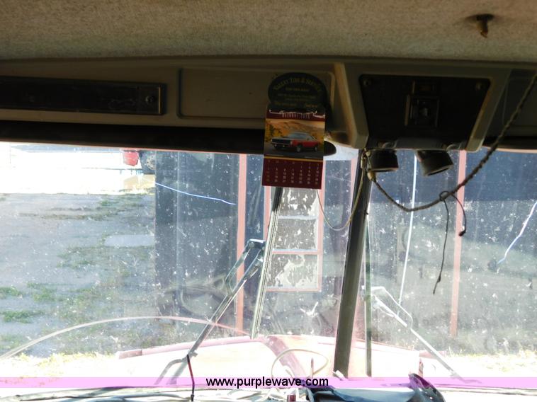 image for item J6841 1997 Kenworth T800 semi truck