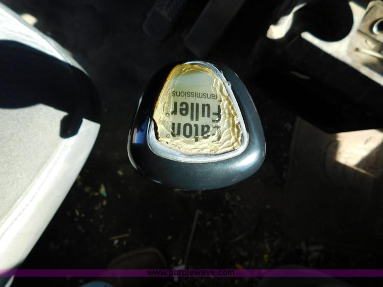 image for item J6841 1997 Kenworth T800 semi truck