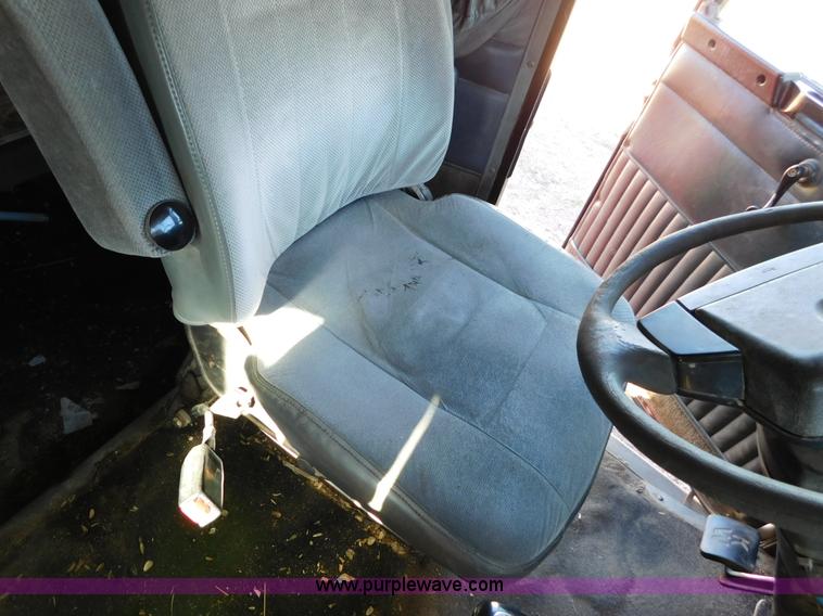 image for item J6841 1997 Kenworth T800 semi truck