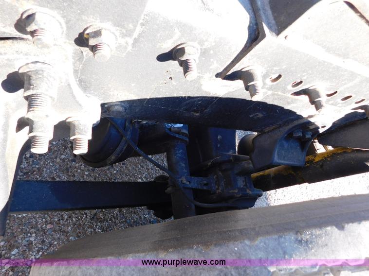 image for item J6842 2004 Freightliner Century Class ST120 semi truck