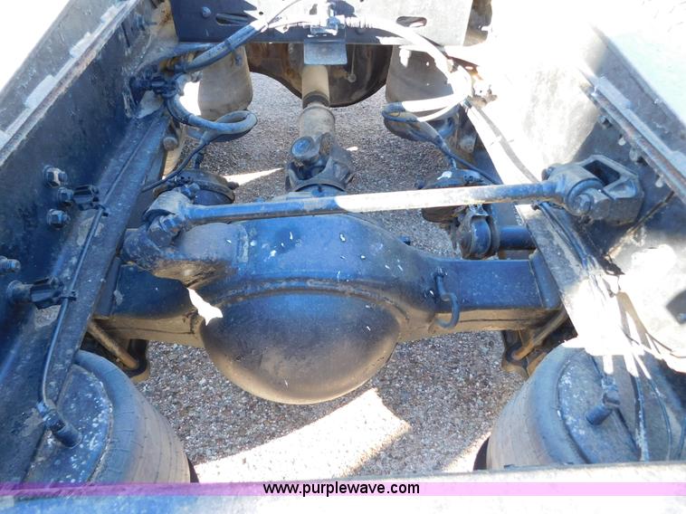 image for item J6842 2004 Freightliner Century Class ST120 semi truck