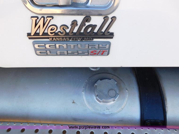 image for item J6842 2004 Freightliner Century Class ST120 semi truck