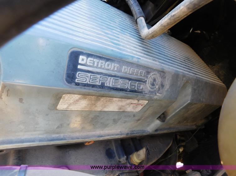 image for item J6842 2004 Freightliner Century Class ST120 semi truck