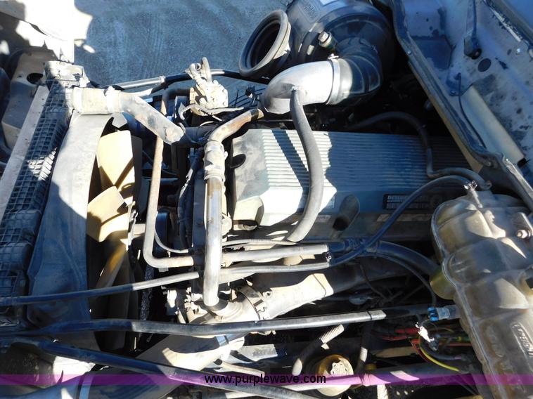 image for item J6842 2004 Freightliner Century Class ST120 semi truck