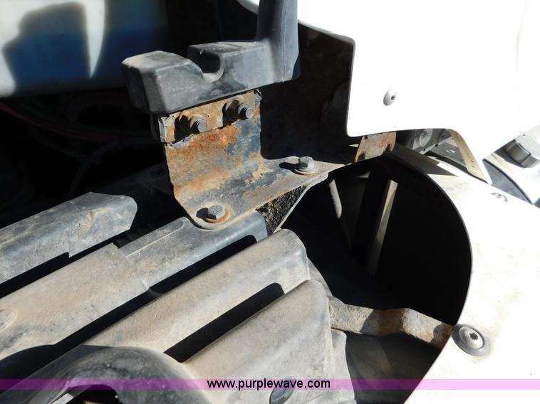 image for item J6842 2004 Freightliner Century Class ST120 semi truck