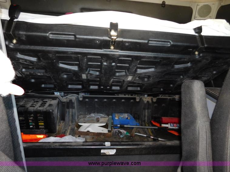 image for item J6842 2004 Freightliner Century Class ST120 semi truck