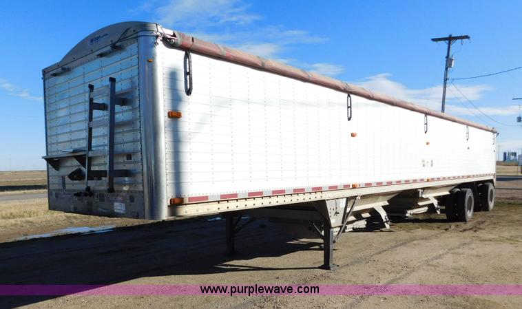 image for item J6843 2010 Wilson DWH-550 double hopper grain trailer