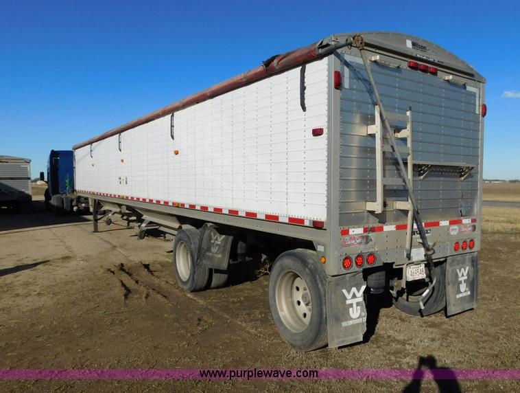 image for item J6843 2010 Wilson DWH-550 double hopper grain trailer