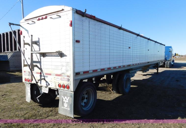 image for item J6843 2010 Wilson DWH-550 double hopper grain trailer
