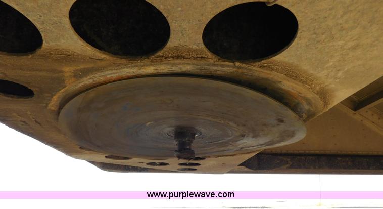 image for item J6843 2010 Wilson DWH-550 double hopper grain trailer