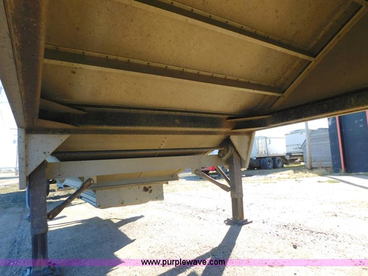 image for item J6843 2010 Wilson DWH-550 double hopper grain trailer