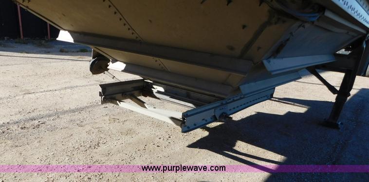 image for item J6843 2010 Wilson DWH-550 double hopper grain trailer