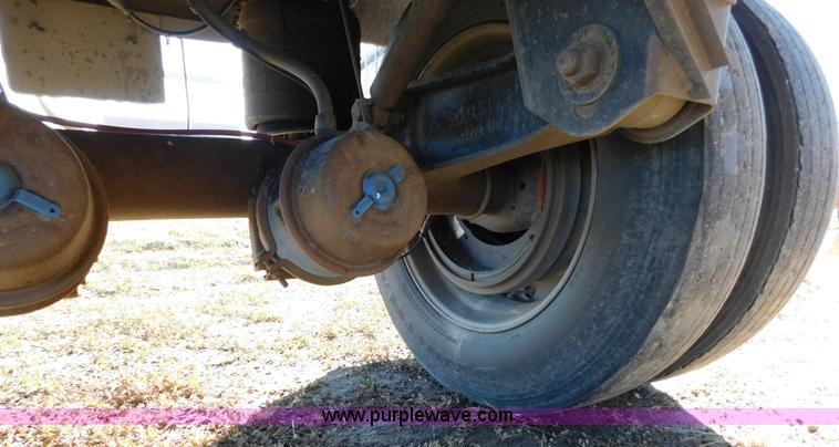 image for item J6843 2010 Wilson DWH-550 double hopper grain trailer